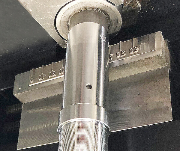 Knurling of Hand Torque Wrench Manufacturing Process from Torque-Tech Precision Co., Ltd Knurling of Hand Torque Wrench Manufacturing Process from Torque-Tech Precision Co., Ltd