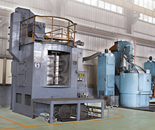 Sand-blasting of Hand Torque Wrench Manufacturing Process from Torque-Tech Precision Co., Ltd Sand-blasting of Hand Torque Wrench Manufacturing Process from Torque-Tech Precision Co., Ltd